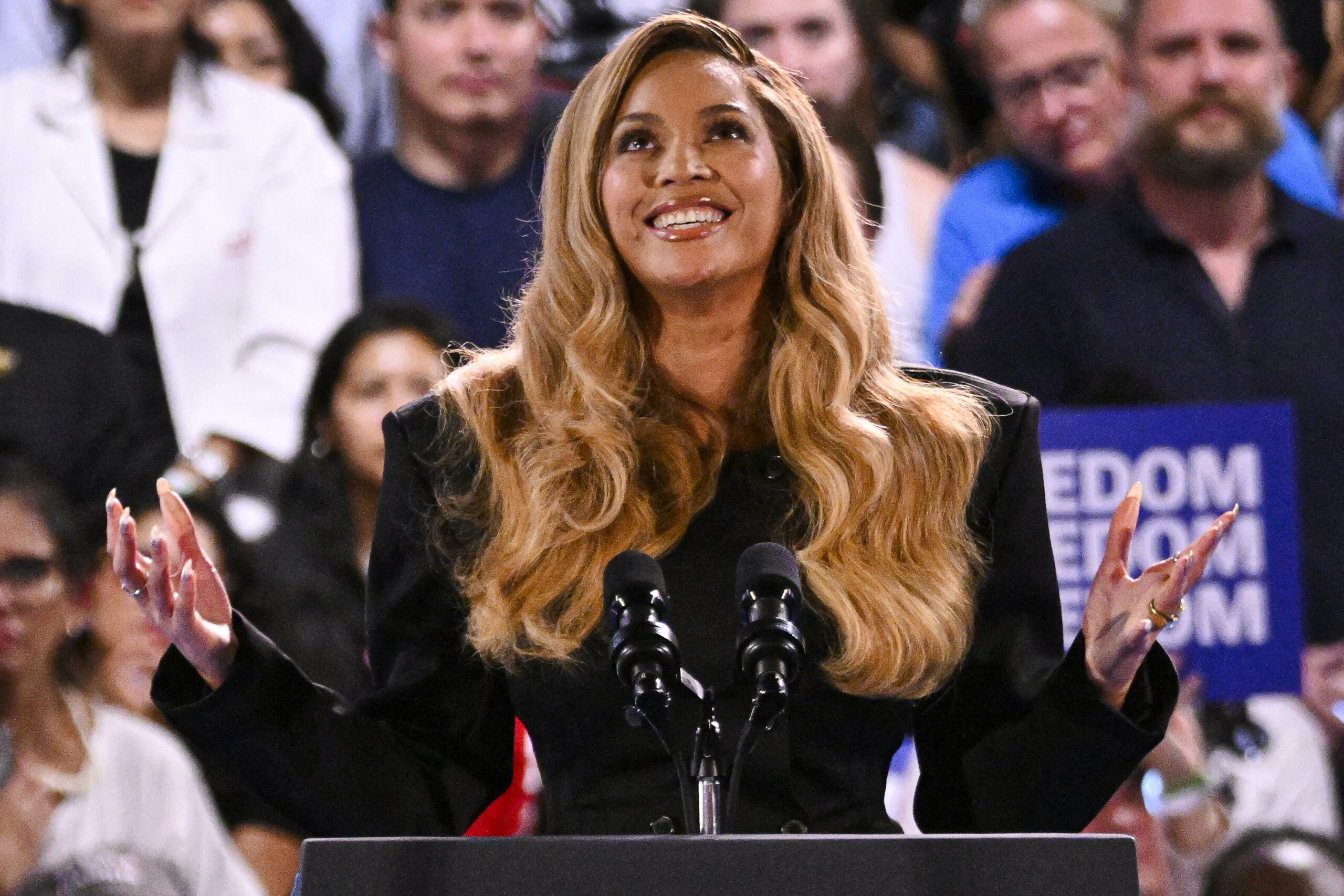 “Je suis là en tant que mère” : le discours inspiré de Beyoncé lors du meeting de Kamala Harris à Houston