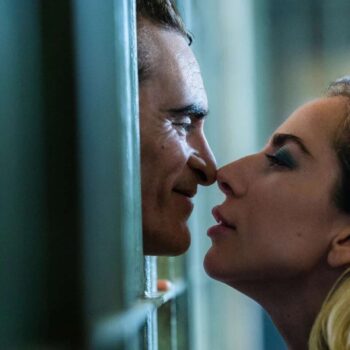 « Joker : folie à deux », de Todd Phillips : l’hymne à l’amour de Lady Gaga et Joaquin Phoenix