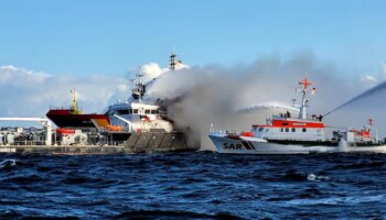 Kühlungsborn : Brennender Öltanker erreicht Rostocker Hafen