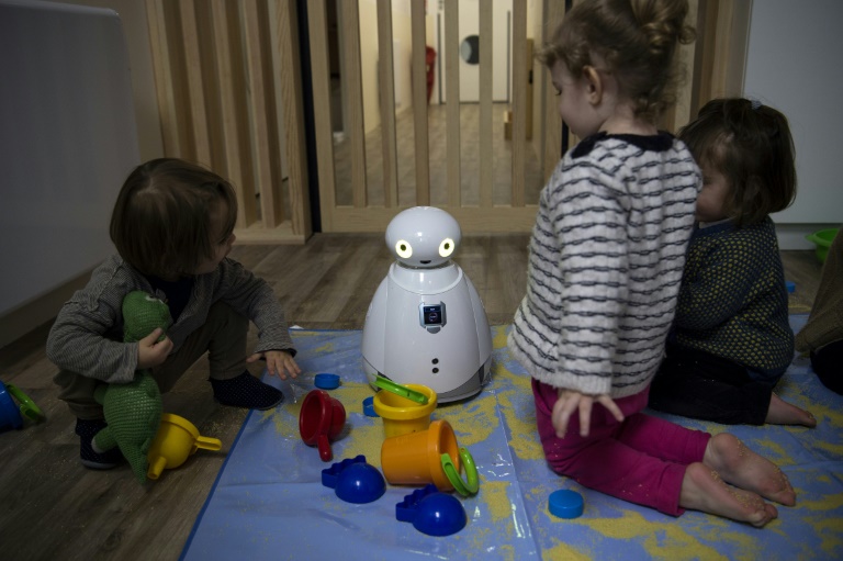 LED dans des jouets: Réviser la norme UE pour protéger les yeux des enfants