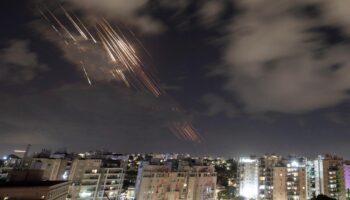 L’Iran lance une pluie de missiles sur les grandes villes d’Israël