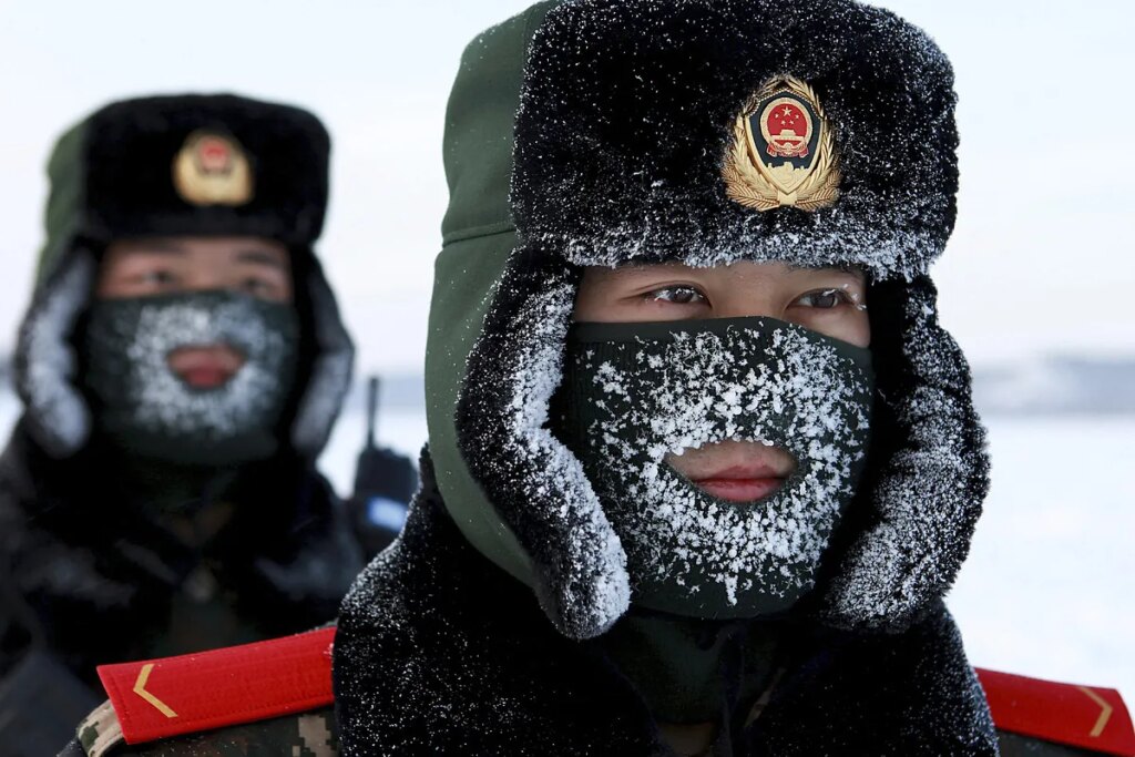 La Armada china llega al Ártico de la mano de Rusia: el plan de Pekín para crear la 'Ruta de la Seda Polar'