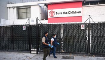 La Fiscalía de Guatemala registra cinco sedes de Save the Children tras una denuncia de tráfico de niños migrantes hacia EEUU