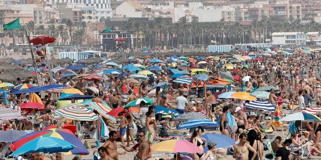 La campaña turística de verano acelera el ritmo de crecimiento de la economía española hasta el 3,4%