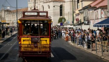 La colère des habitants de Lisbonne: "Le tramway ? C'est plus pour nous. C'est réservé aux touristes !"