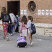 La escuela privada denuncia que hay colegios concertados que cobran hasta 500 euros al mes a las familias en cuotas que "discriminan" a los alumnos