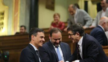 La operación borrado de Ábalos en el PSOE: de hombre para todo a simplemente «un ministro»