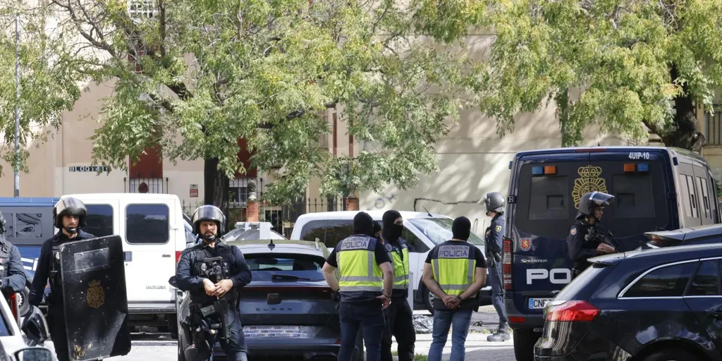 La operación policial en las Tres Mil Viviendas de Sevilla reduce a la mitad las incidencias en la red eléctrica