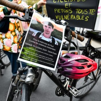 "La route est à tout le monde": En France, des cyclistes ont en marre des "violences motorisées"