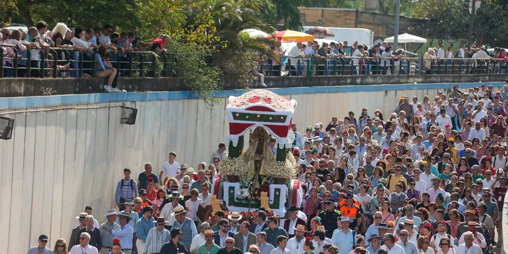 La tradición sella la identidad de la multitudinaria romería de Valme