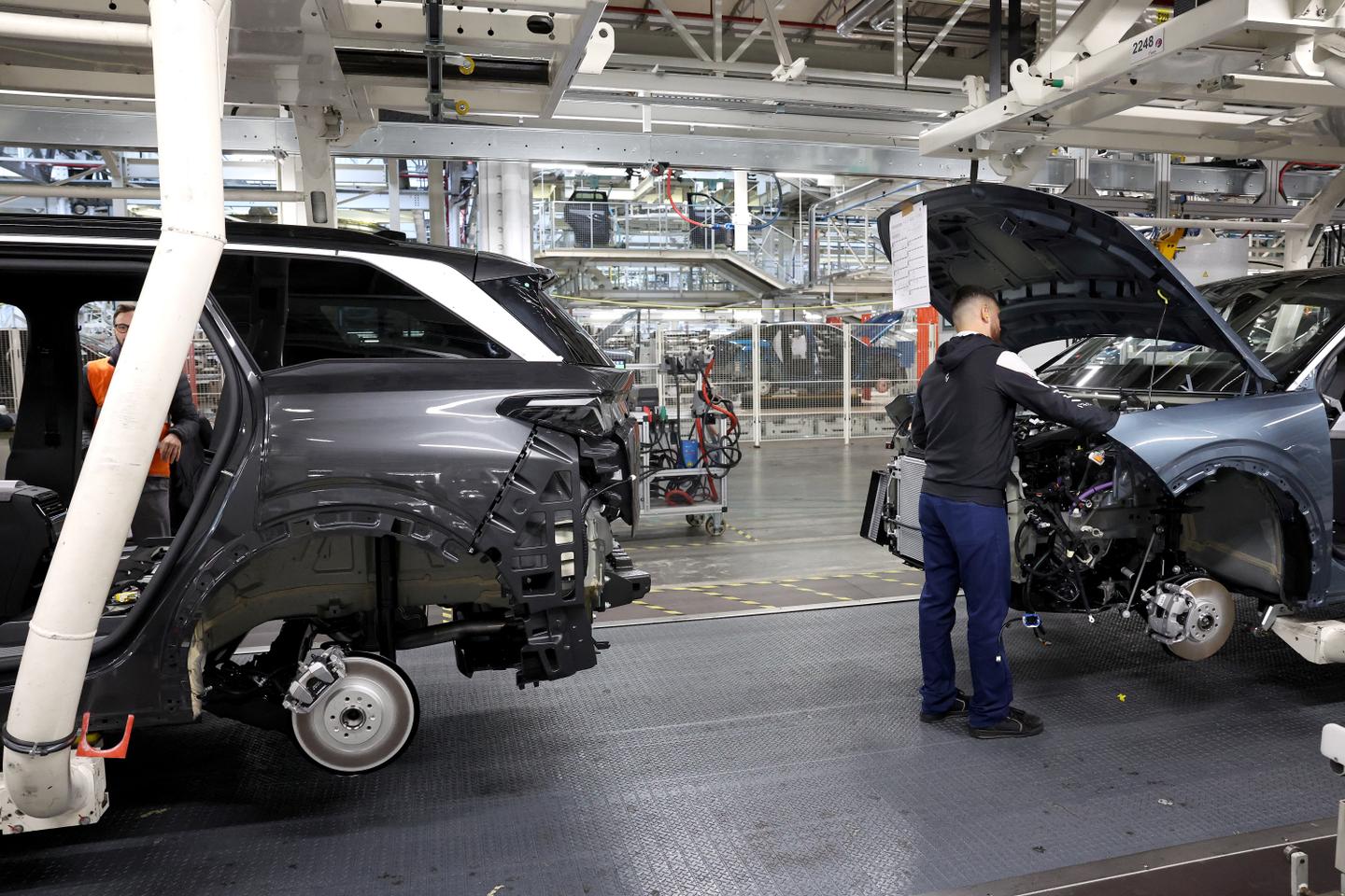 La voiture électrique touchée mais pas coulée