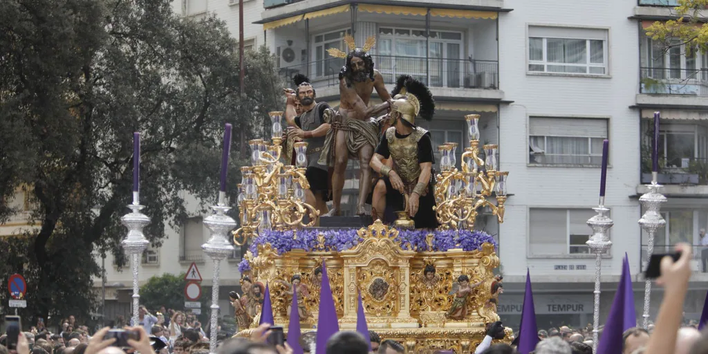 Las Cigarreras barajó el Rectorado y otras doce iglesias para su salida del Jueves Santo