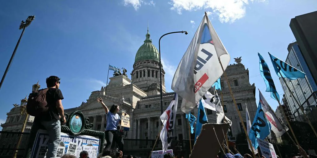 Las universidades argentinas, en pie de guerra contra la motosierra de Milei