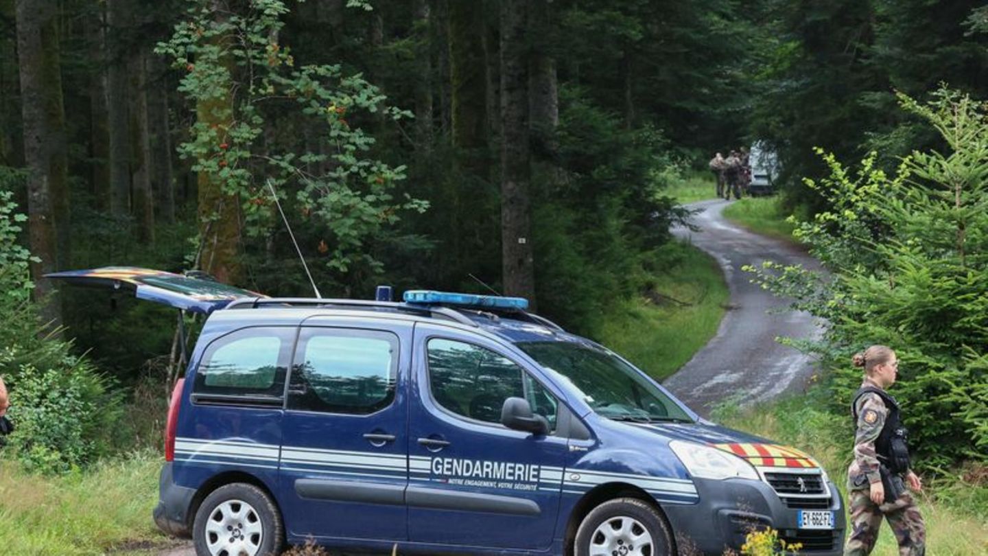 Die Polizei startete zahlreiche Suchaktionen nach der vermissten Jugendlichen Lina. (Archivbild) Foto: Frederick Florin/AFP/dpa