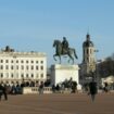 «Les bacs à fleurs de Collomb en plus cher» : à Lyon, le projet de végétalisation de Bellecour pas encore dévoilé mais déjà décrié