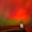 Les impressionnantes images d’aurores boréales, visibles en France et dans l’hémisphère Nord