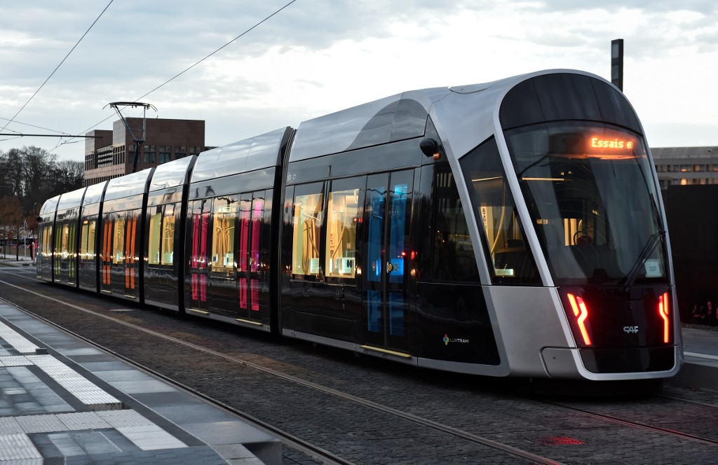 Luxembourg: Il s'endort dans le tram et s'en prend aux passagers