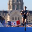 Malgré une frayeur à la nage et un titre retardé, Cassandre Beaugrand sacrée championne du monde de triathlon, après son triomphe lors des JO de Paris 2024