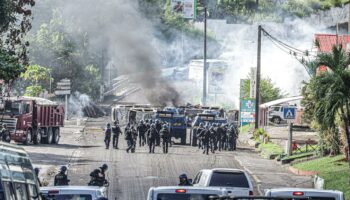 Martinique : les violences se poursuivent malgré la signature d’un protocole de lutte contre la vie chère