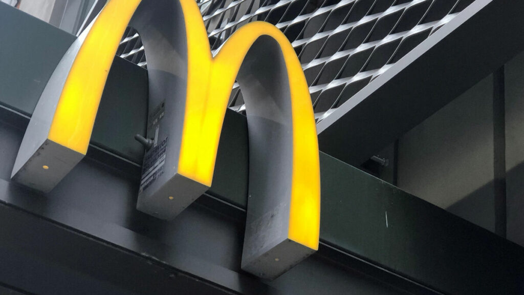 McDonald’s : un mort et dix personnes hospitalisés après des contaminations à E. Coli aux États-Unis