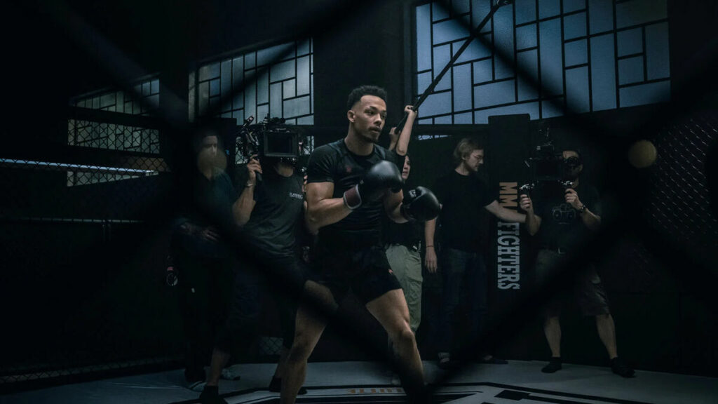 Melvin Boomer frappe un grand coup dans « la Cage », la nouvelle série de Netflix sur le MMA