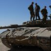 Middle East: Israeli tanks break through peacekeeper base — UN