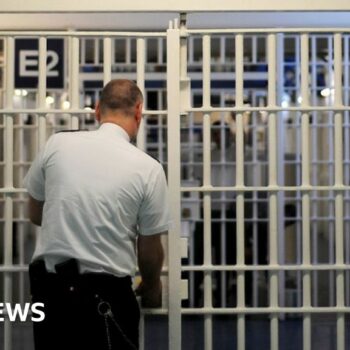 More prisoners to be freed early to ease overcrowding