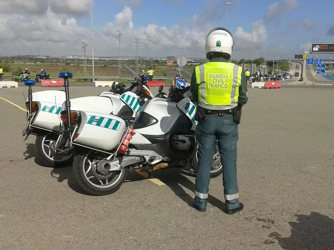 Muere una mujer embarazada al chocar su coche con otro que iba en dirección contraria