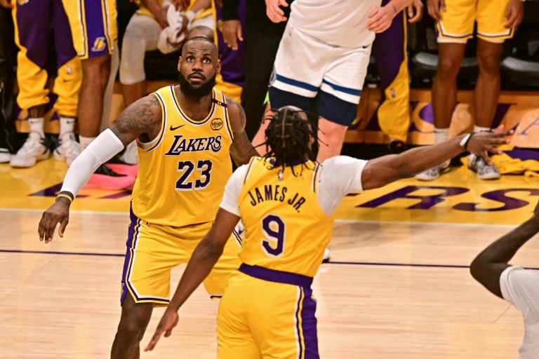 NBA: Première pour LeBron et Bronny James, la saison est lancée