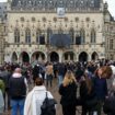 «Nous réaffirmons notre unité et notre force contre toute barbarie», déclare le maire d’Arras lors de l’hommage à Dominique Bernard