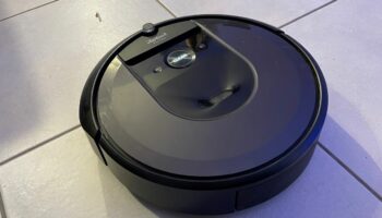 « On entendait une voix » : peut-on vraiment pirater à distance un aspirateur robot ?