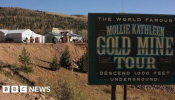 One dead and 12 tourists trapped in  Colorado gold mine