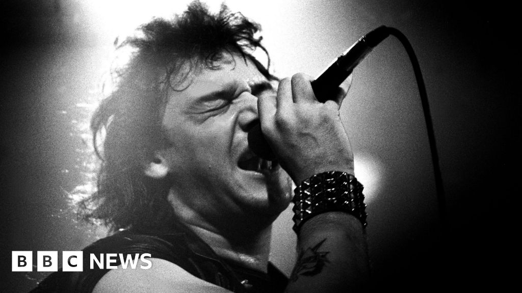 Original Iron Maiden singer Paul Di'Anno dies