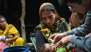 Pakistan: un policier tué alors qu’il protégeait la campagne de vaccination anti-polio