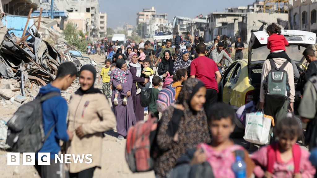 Palestinians fleeing Jabalia say bodies are left lying on streets