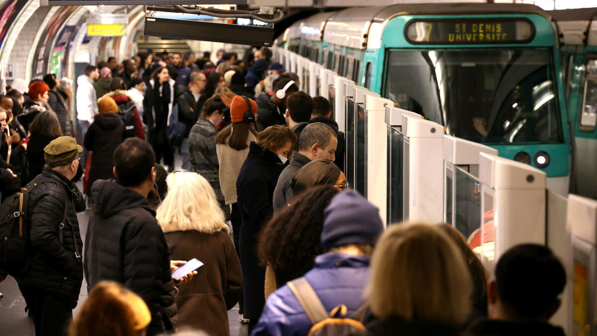 Paris : l’homme portant un maillot floqué « anti-juif » dans le métro sera jugé le 12 décembre