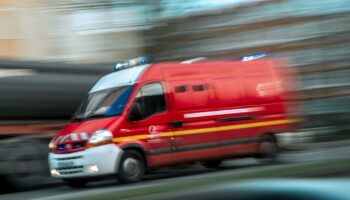 Paris : un automobiliste écrase un cycliste suite à une altercation