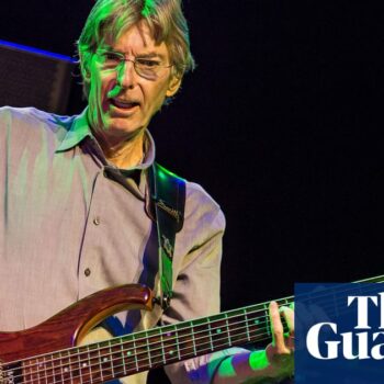 Phil Lesh, bassist for the Grateful Dead, dies at 84