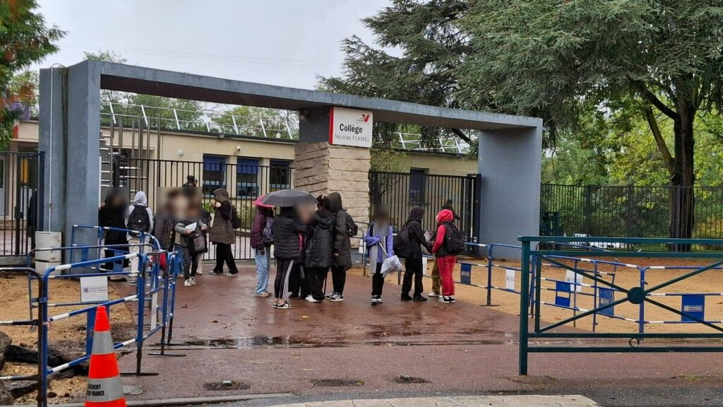 Prof frappé, droit d’alerte : dans ce collège de Pontoise, enseignants et parents tirent la sonnette d’alarme