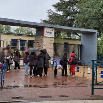 Prof frappé, droit d’alerte : dans ce collège de Pontoise, enseignants et parents tirent la sonnette d’alarme