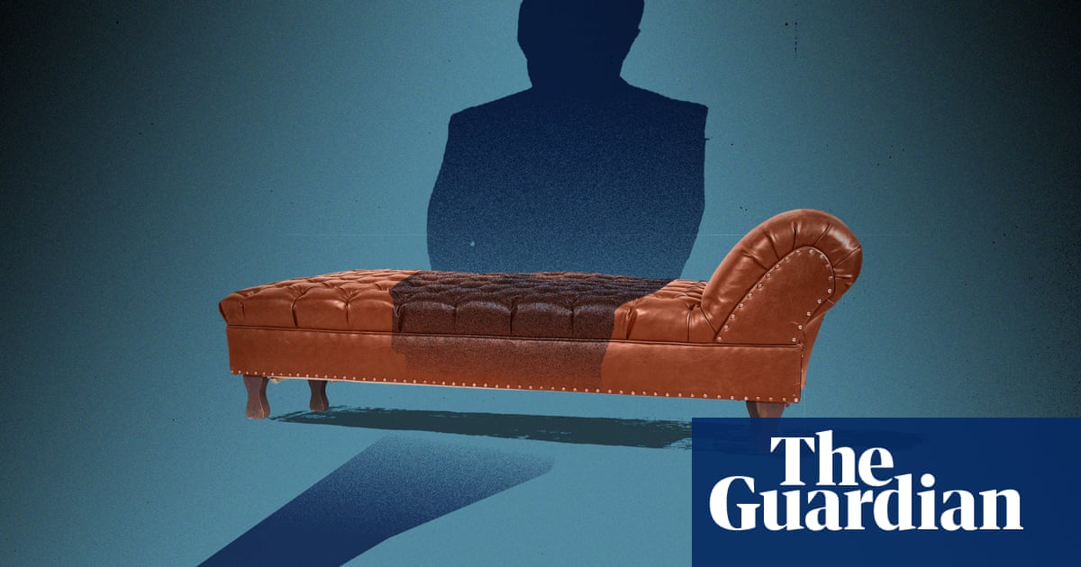 Psychotherapists in England must be regulated, experts say, after abuse claims rise