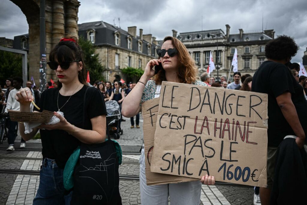 Quelque 230 000 fonctionnaires augmentés de 6 centimes par mois, en raison de la revalorisation du smic