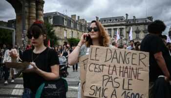 Quelque 230 000 fonctionnaires augmentés de 6 centimes par mois, en raison de la revalorisation du smic