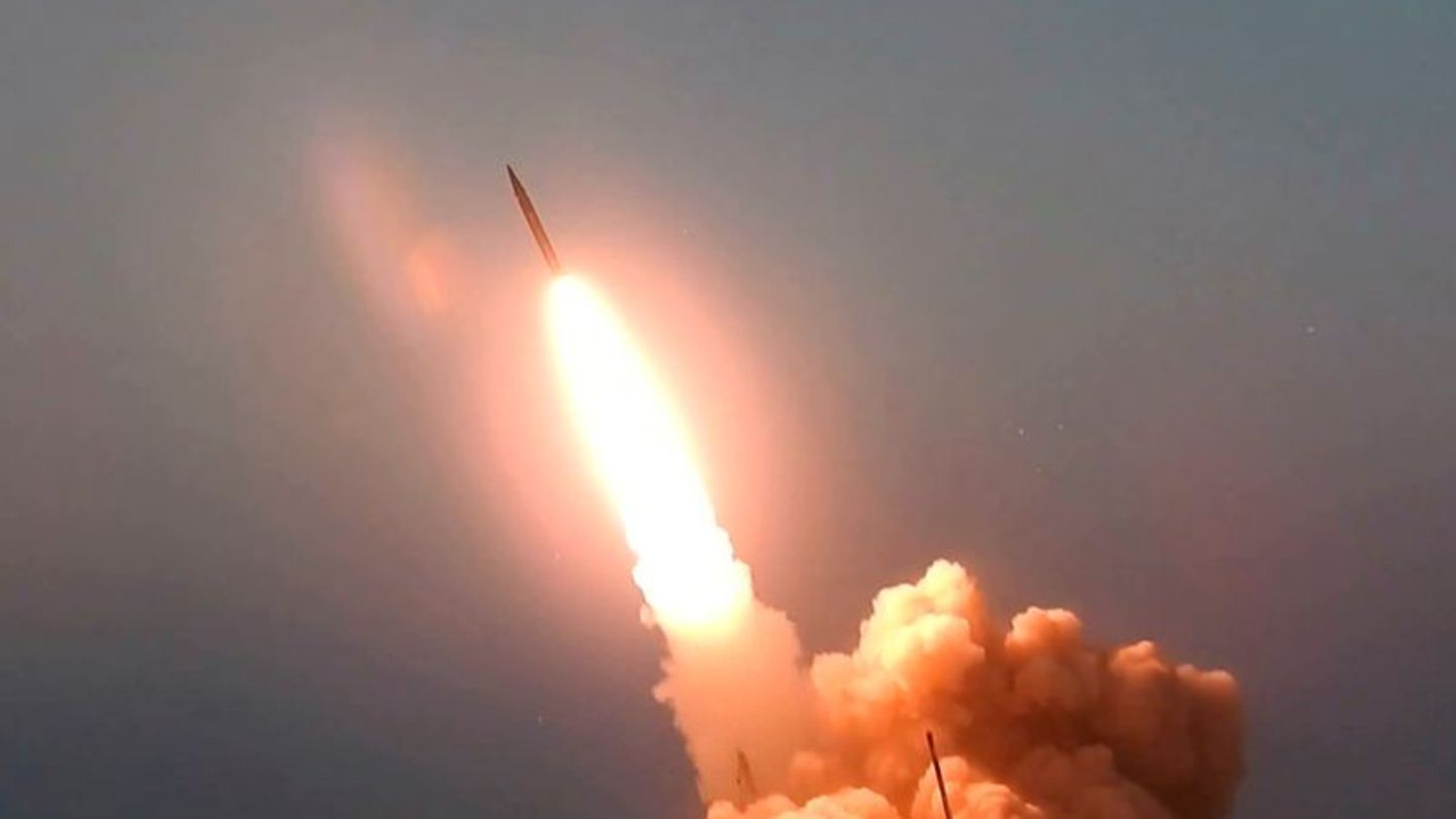 Die EU und ihre Partner sind überzeugt, dass der Iran Russland ballistische Raketen geliefert hat. (Archivbild) Foto: Uncredited