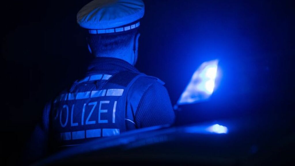 Die Polizei nahm die Ermittlungen gegen den 15-Jährigen auf. (Symbolbild) Foto: Marijan Murat/dpa