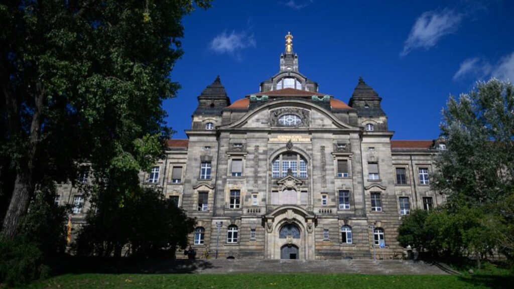 In Sachsen sollen nun die Parteigremien von CDU, BSW und SPD über eine mögliche Sondierung entscheiden (Archivbild). Foto: Rober