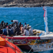 Rescatado en El Hierro  un cayuco con más de medio centenar de migrantes, uno de ellos fallecido