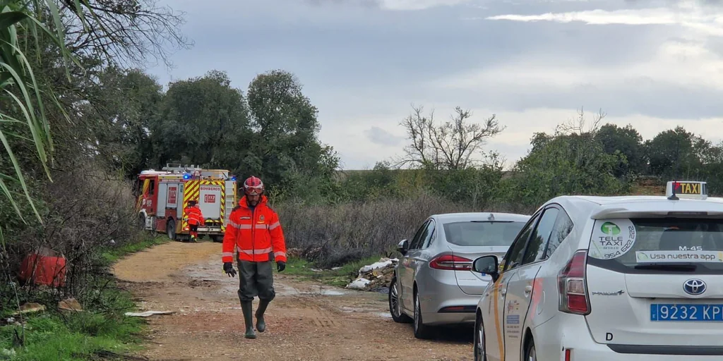 Rescatan un cadáver en un arroyo en Mairena del Aljarafe