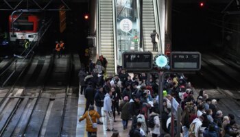 Retrasos en las líneas C-3, C-4 y C-5 de Cercanías por una avería en una vía en la estación de Atocha