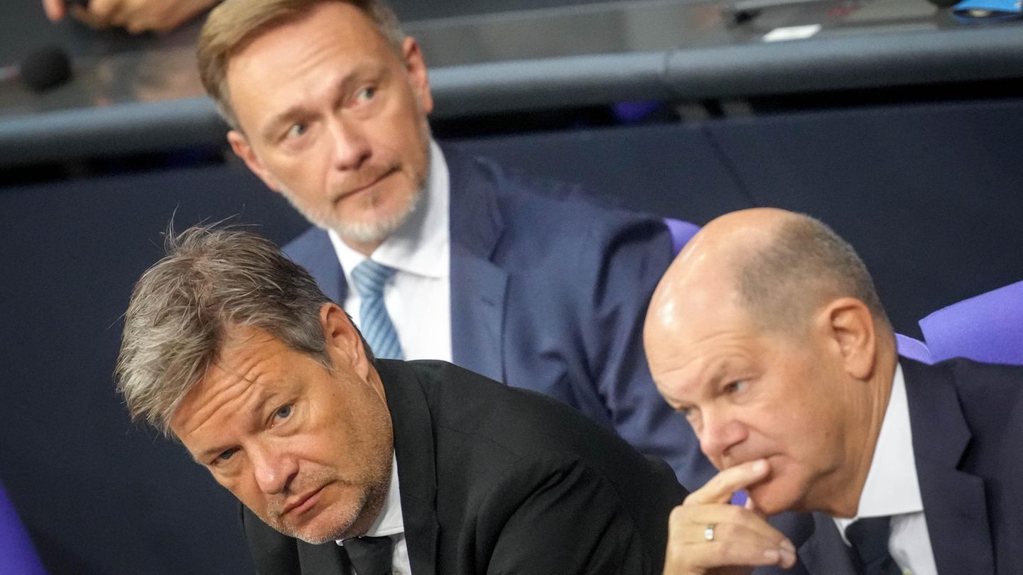 Kanzler Olaf Scholz, Finanzminister Christian Lindner, Wirtschaftsminister Robert Habeck im Bundestag